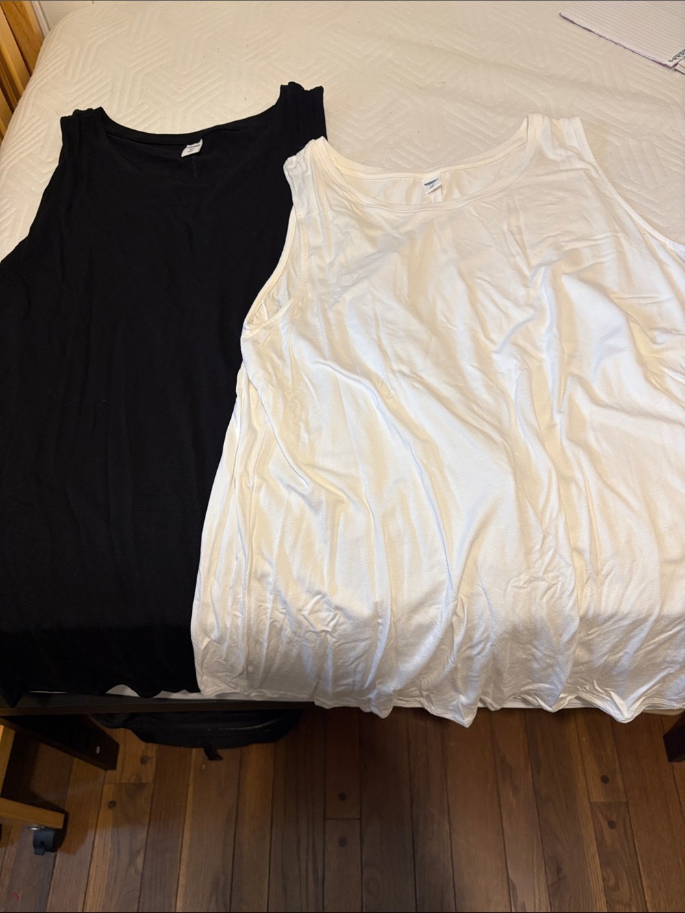 Old Navy Women's Tank Tops - Black & White Pair